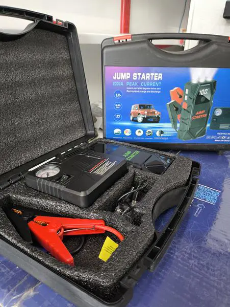 پاوربانک و جامپ استارتر قابل حمل خودرو مدل K01