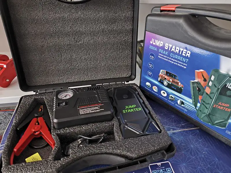 پاوربانک و جامپ استارتر قابل حمل خودرو مدل K01 - 2